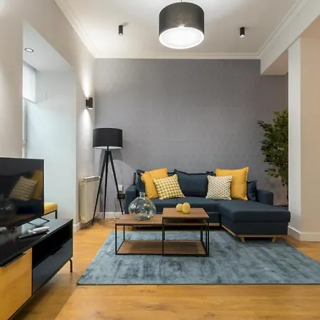 Apartment Wide And Modern -1bd 1,5 Bth- Malasana *