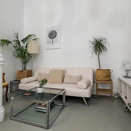 White Urban Vibes Apartment Madrid