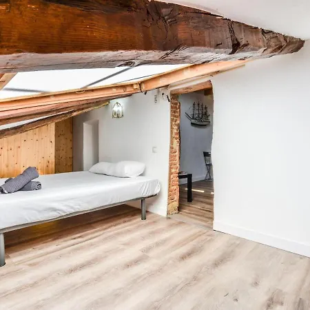 Muy Amplio En Pleno Centro De Apartamento