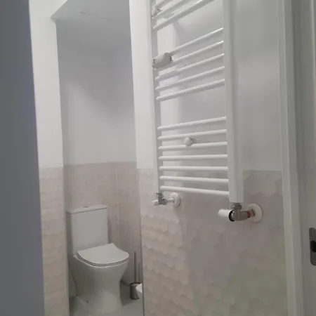 250m Chamartin, 250m Plaza Castilla, 3 Stops Bernabeu * Madrid