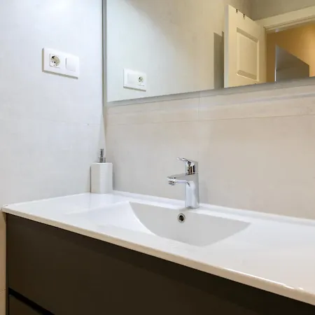 Modern In Goya With Balcony - Retiro Park * Madrid
