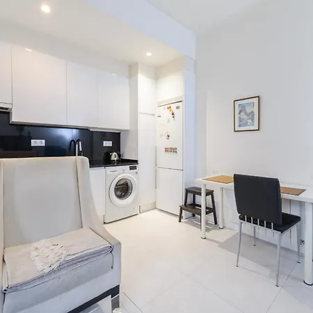 Modern In Goya With Balcony - Retiro Park Apartment