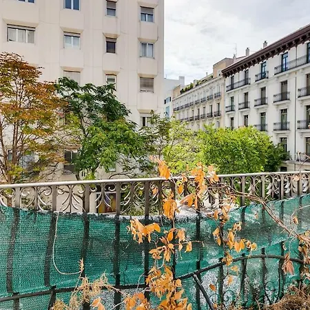 Arte Y Lujo En El Corazon Del Barrio De Salamanca Apartment