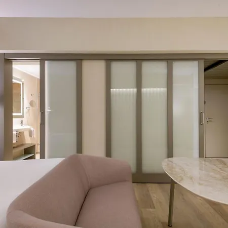 Hotel Ac Carlton By Marriott 4*