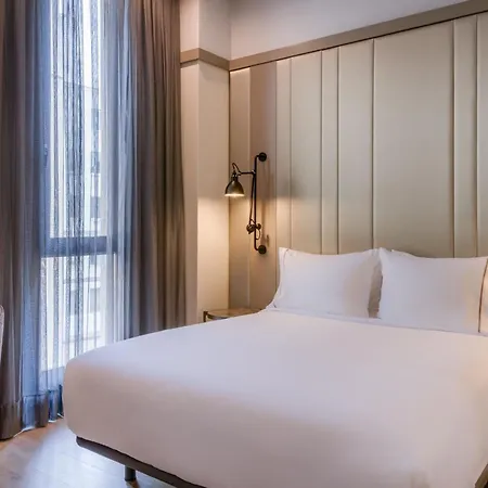 Ac Recoletos By Marriott Hotel