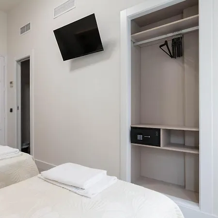 Excelsior Guest house 2*