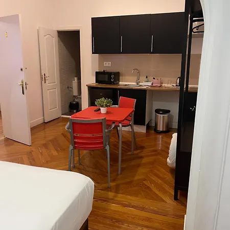 Guest house Grand Via House
