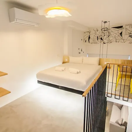 Apartamento Guernica Luxury Duplex - Location, Light, And Art