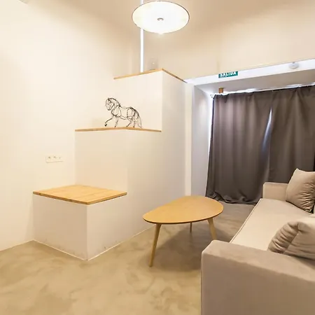 Guernica Luxury Duplex - Location, Light, And Art Madrid