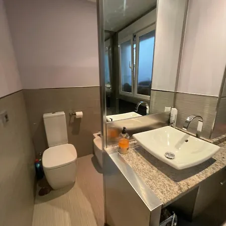 Amplia Con Bano A 5 Min Retiro Bed & Breakfast *
