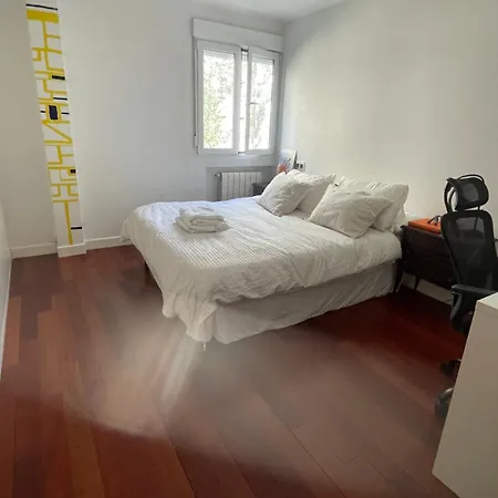 Amplia Con Bano A 5 Min Retiro Bed & Breakfast Madrid