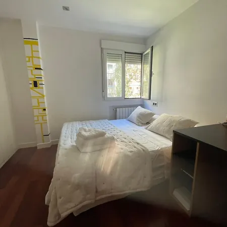 Bed & Breakfast Amplia Con Bano A 5 Min Retiro Madrid