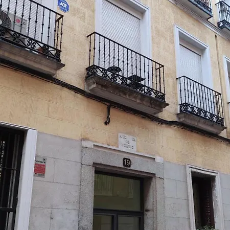Apartment Corrala Con Estilo En Malasana