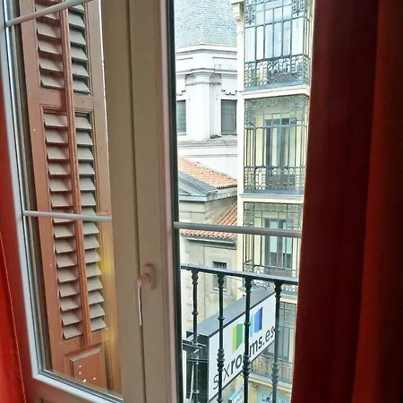 Sixrooms Plaza Mayor Guest house