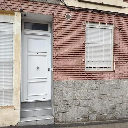 Appartamento Luminoso, Con Patio Y Buena Zona