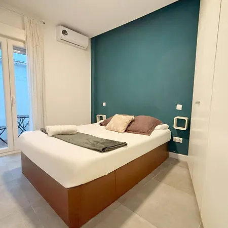 Appartamento Luminoso, Con Patio Y Buena Zona