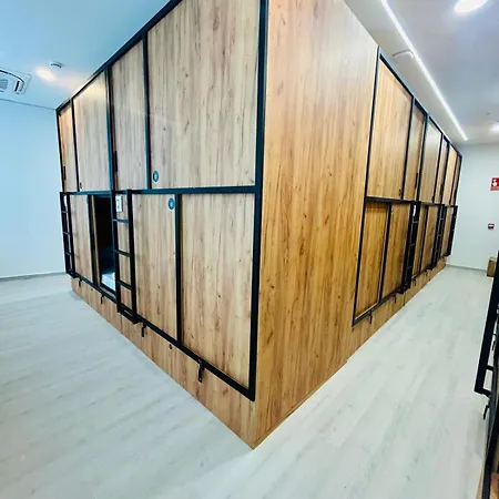 Capsule hotel Urban Madrid