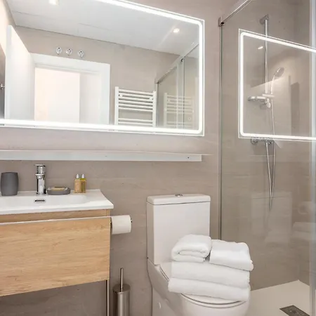 Exclusivo Piso En El Centro - 3 *