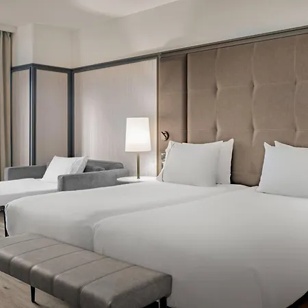 Hotel Ac Avenida De América By Marriott Madrid