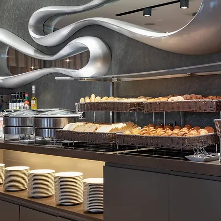 Hotell Ac Atocha By Marriott Madrid