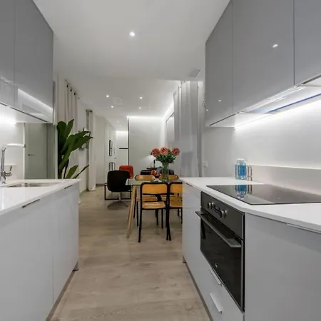 3 Bedrooms 2 Bathrooms Furnished - Salamanca - Elegant - Mintystay * Madrid