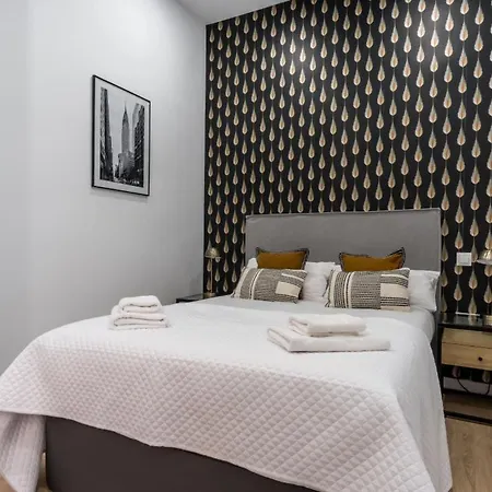 Stylish Apartment- 1 Bedroom 1 Bathroom -chueca * Madrid