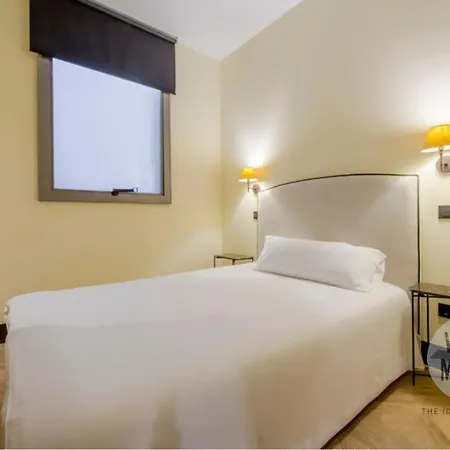 Apartment Cultura En Justicia 10, Hernan Cortes 12 E2 Madrid
