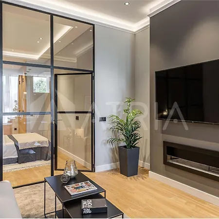 Flat 5 10m Walk To Bernabeu Real Stadium * Madrid