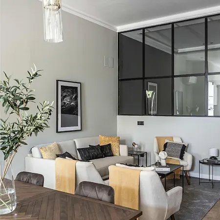Designer 4 * Madrid