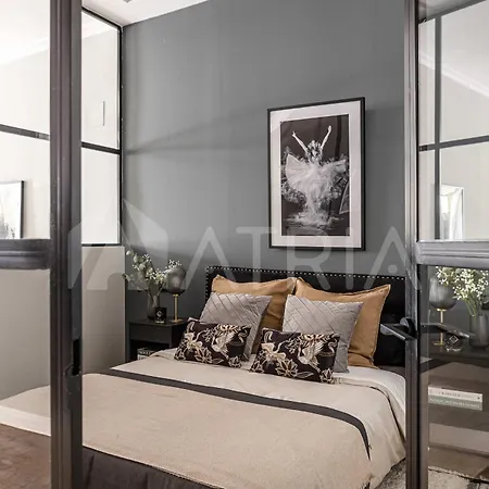 Designer 4 Apartment