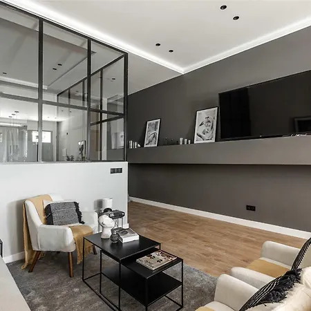 Designer 4 * Madrid