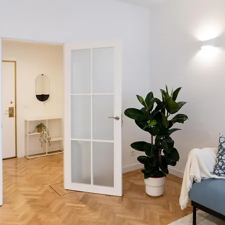 Apartment Claraval - Con Despacho En Chamberi, Madrid