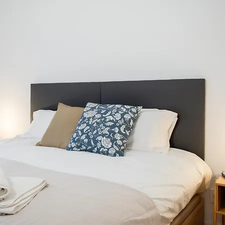Claraval - Con Despacho En Chamberi, Apartment
