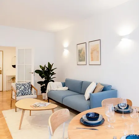 Claraval - Con Despacho En Chamberi, Apartment