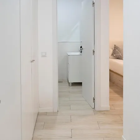 Oshun Plaza Castilla Apartment *