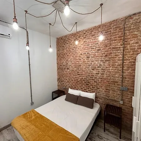 And Quiet Flat In * Madrid