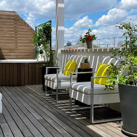 Apartment Rooftop With Amazing Views