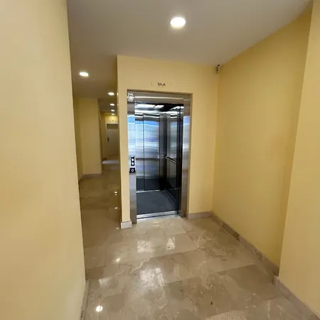Turisticos Aeropuerto Barajas Apartment Madrid