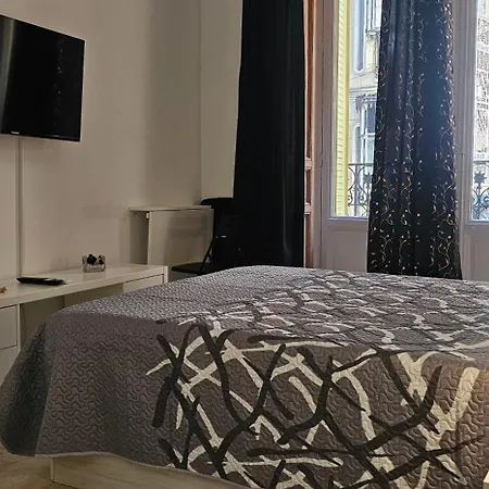 Chueca Inn *