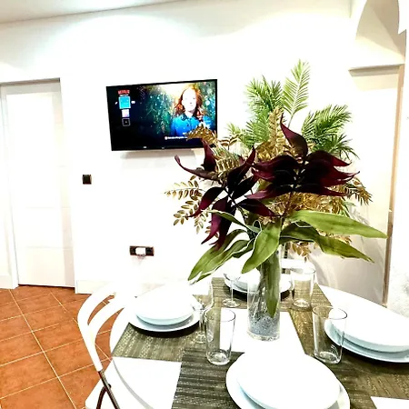 Con Jacuzzi Apartment *
