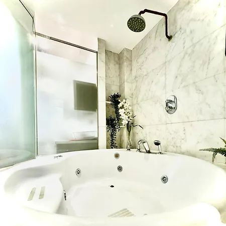 Con Jacuzzi *