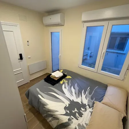 Piso De 3 Recien Renovado A 15 Mins De Sol Apartment *