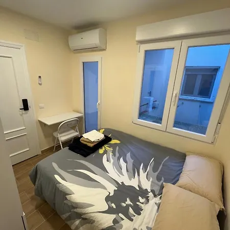 Piso De 3 Recien Renovado A 15 Mins De Sol Apartment *