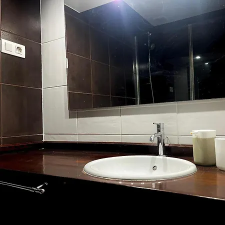 Piso Atico Con Terraza Y Jacuzzi Con Vistas A Sol En Centro Madrid