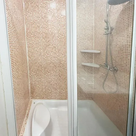 Comodas En Piso Amplio Pensión