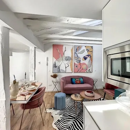Chic Penthouse With Urban Charm & Rooftop * Madrid