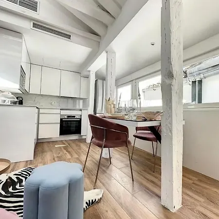 Apartment Chic Penthouse With Urban Charm & Rooftop Madrid