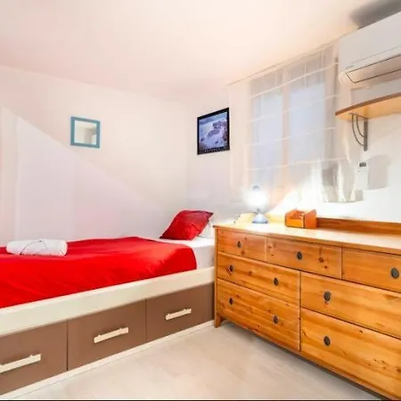 El Hogar De Montesa Apartment Madrid