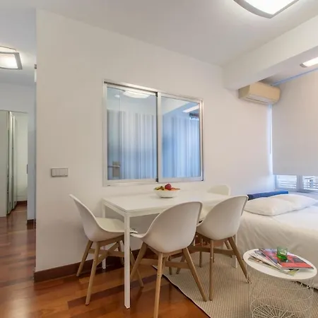 Total Access 4 Person Madrid