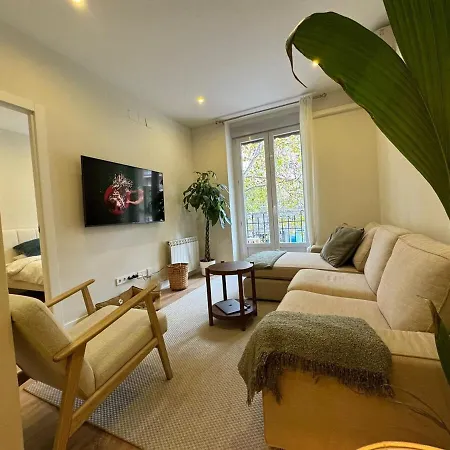 Aura Salamanca 2 Bedroom Flat With Balcony Madrid